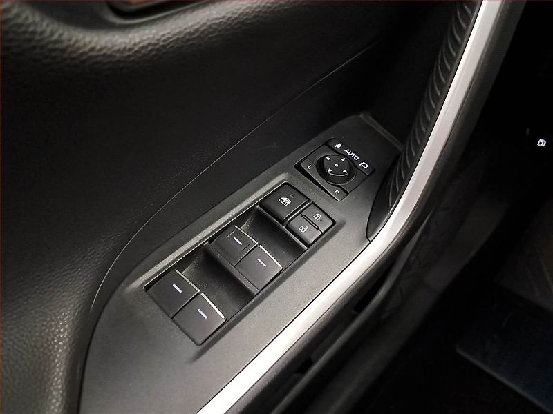 Toyota RAV4 (2023) 2.5 Hybrid - fotka 22 z 22