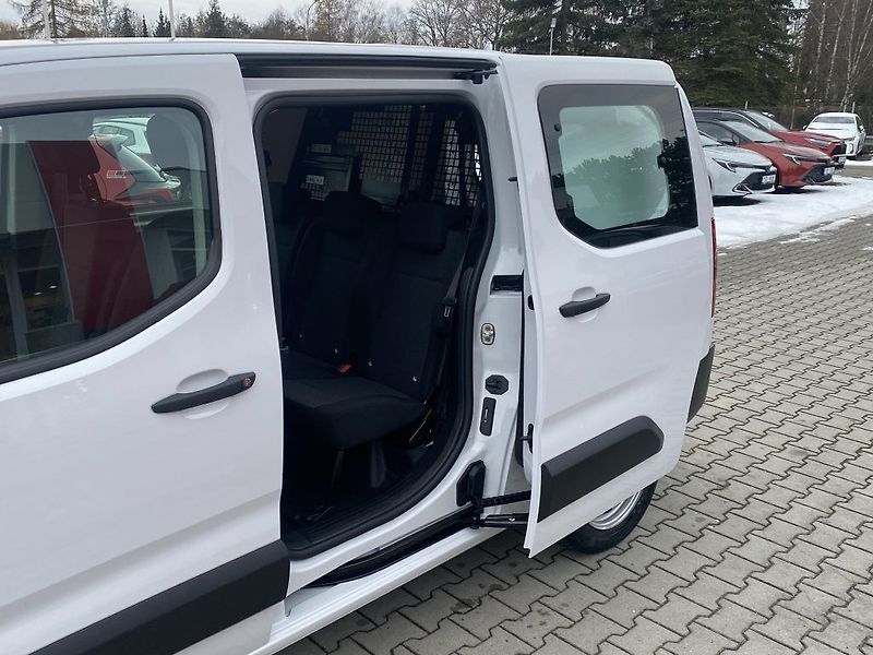 Toyota ProAce City 1.5 Diesel 130 5D CrewCab Long - fotka 11 z 26