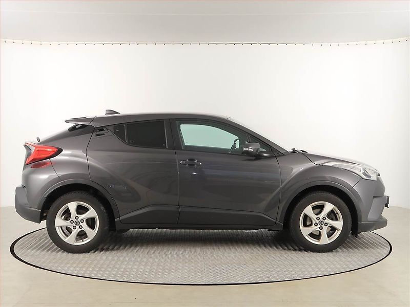 Toyota C-HR (2017) 1.2 Turbo, Serv.kniha - fotka 6 z 17