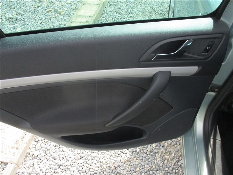 Škoda Octavia 1,4 TSI, klima,xenon,servis, - fotka 10 z 36