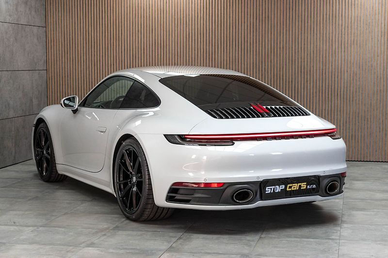 Porsche 911 992 CARRERA 4*BLACK PAKET*DPH* - fotka 4 z 29