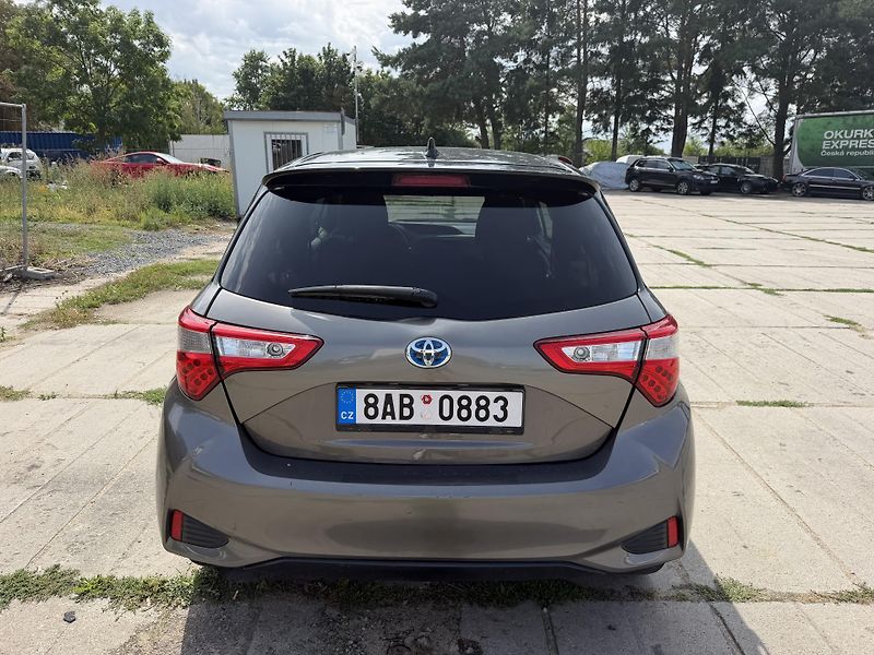 Toyota Yaris (2019) 1.5 Hybrid Select - fotka 8 z 16