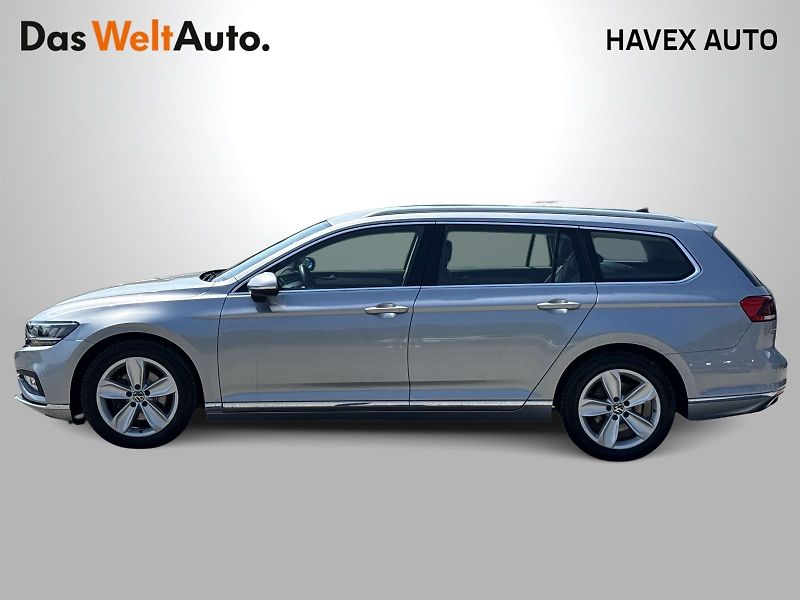 Volkswagen Passat (2021) Variant 1.5 TSI DSG Elegance - fotka 3 z 30