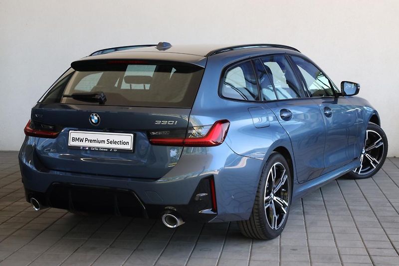BMW Řada 3 330i xDrive Touring - fotka 3 z 22