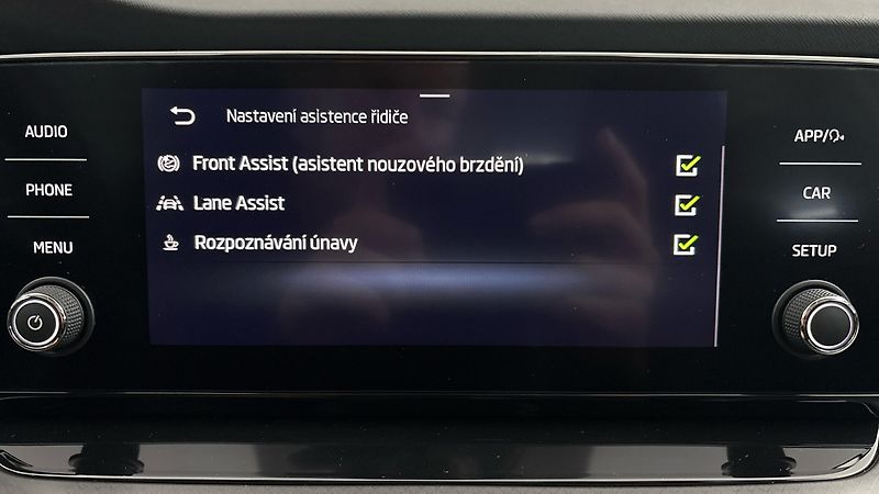 Škoda Octavia 2.0 TDI DSG Ambition - fotka 23 z 24