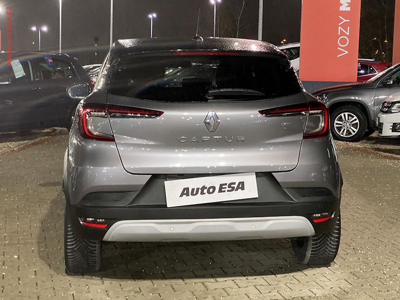 Renault Captur (2021) 1.0TCe, Experience, navi - fotka 5 z 19