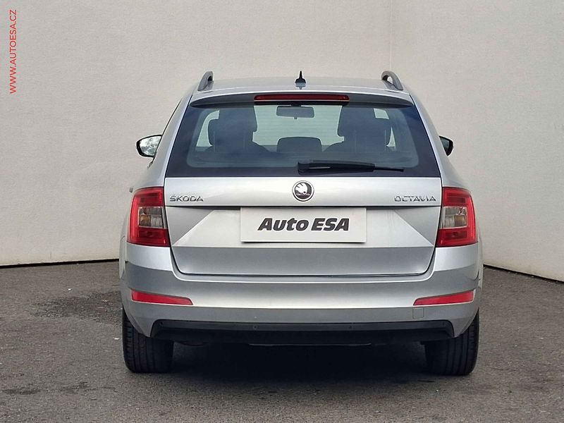 Škoda Octavia (2014) 2.0 TDi, ČR, Elegance - fotka 5 z 18