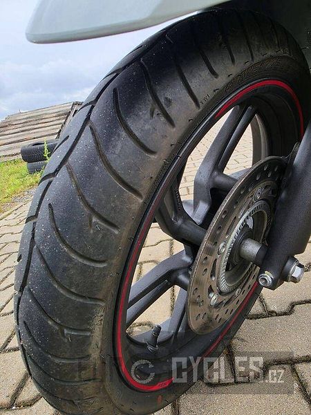 Honda SH 350 i (2022) - fotka 13 z 18