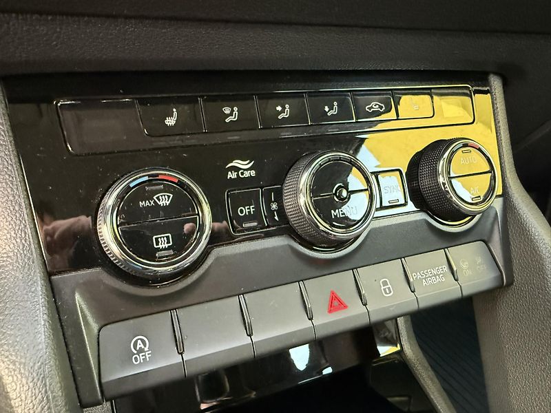 Škoda Karoq (2017) 2.0TDi 110kW! 4x4! ZAK. V ĆR!! - fotka 16 z 17
