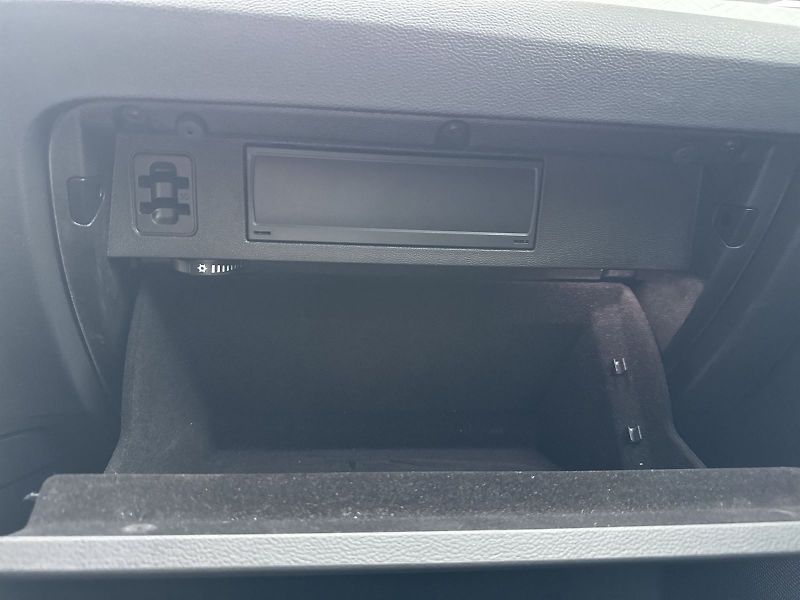Volkswagen Passat (2022) Variant 2.0 TDI DSG Business - fotka 25 z 33
