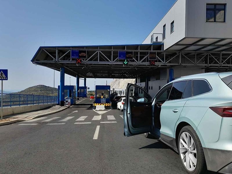 Roadtrip na Balkán: Škoda Enyaq dojela až pod skokanské můstky v Bosně a Hercegovině. A nejen tam