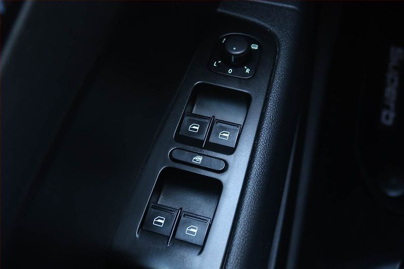 Škoda Superb (2014) 2.0 TDI, Navi, Xenony - fotka 18 z 19