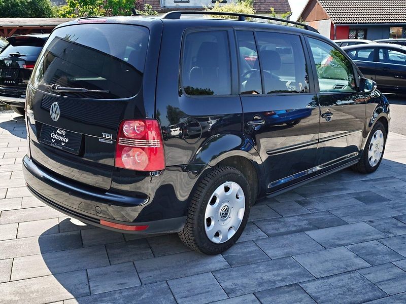 Volkswagen Touran (2009) Comfort 1,9 TDI 77 Kw - fotka 5 z 33