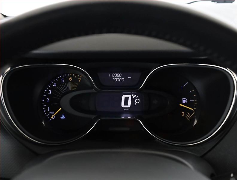 Renault Captur (2014) 1.2 TCe, Automat, ČR,1.maj - fotka 9 z 16