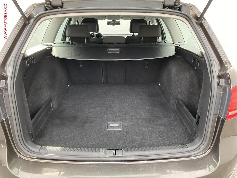 Volkswagen Passat (2014) 2.0 TDi 4x4, Comfortline - fotka 7 z 19