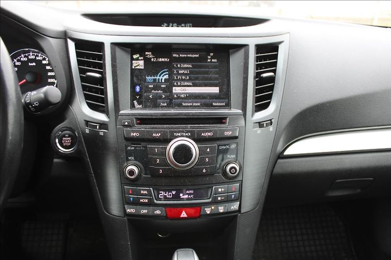Subaru Outback 2,0 D  4 x 4, ČR, SERVISKA - fotka 18 z 29