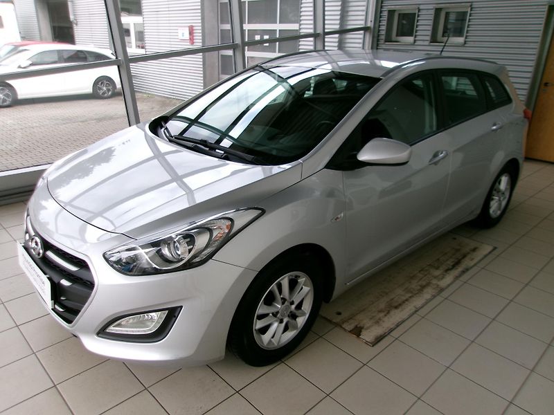Hyundai i30 (2015) 1.6i 88kW, ČR, AC - fotografie inzerátu
