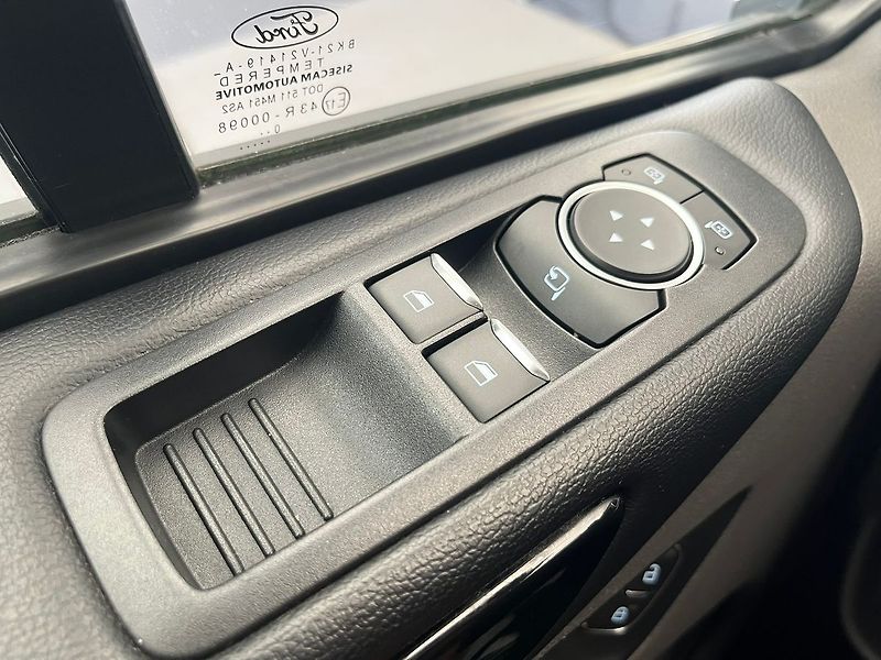Ford Tourneo Custom 320 L2H1 Titanium 136 kW aut. - fotka 14 z 64