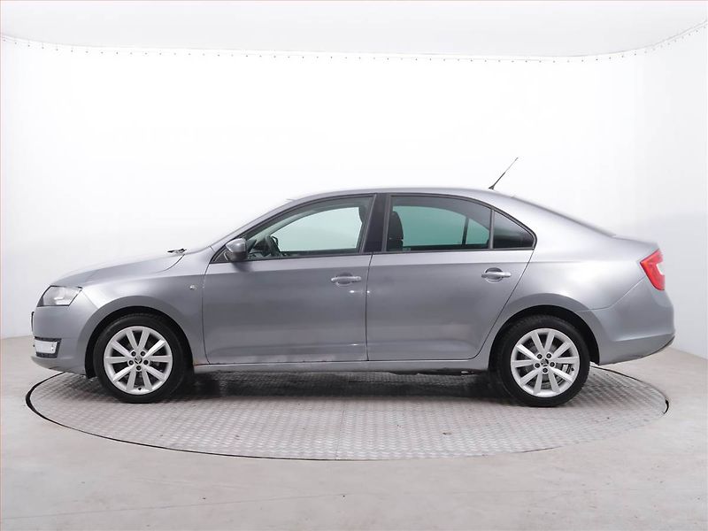 Škoda Rapid (2013) Ambition 1.2 TSI, Serv.kniha - fotka 3 z 16