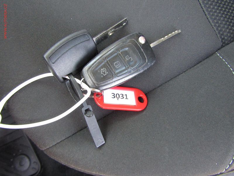 Ford Focus (2015) 1.6i, ČR, AC, STK12/27 - fotka 18 z 18