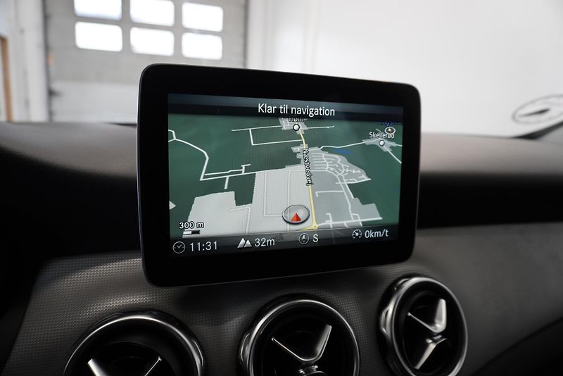 Mercedes-Benz GLA 200 2.2D 100 kW AUTOMAT - fotka 25 z 32