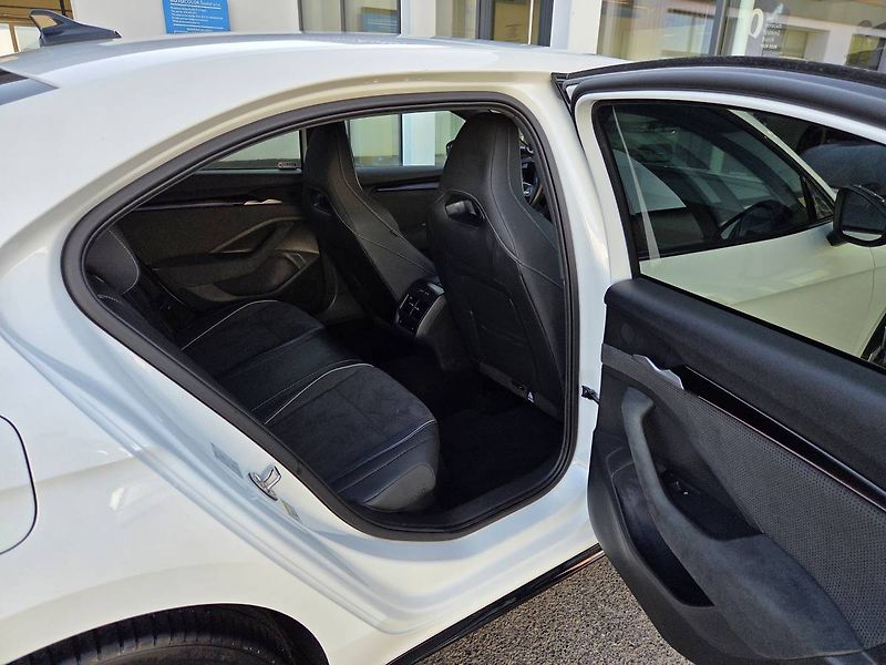 Škoda Superb (2026) 2.0 TDI Sportline - fotka 45 z 49
