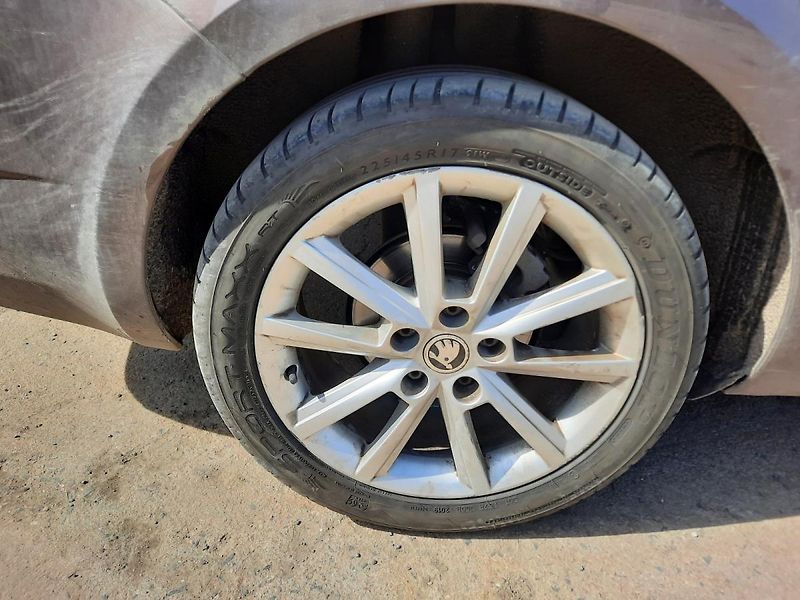 Škoda Octavia (2014) 2,0 TDI  DSG  ELEGANCE  - fotka 26 z 26