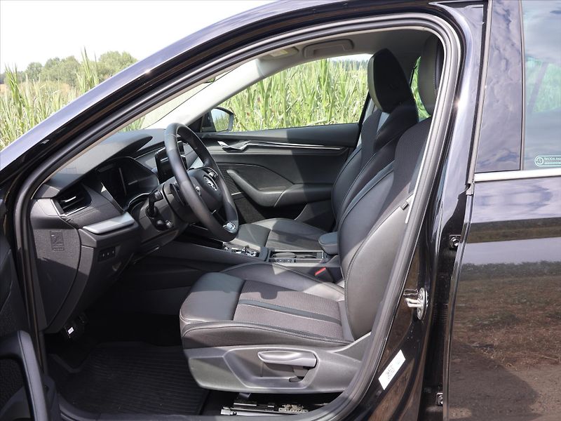 Škoda Octavia 2,0 TDI DSG Style+ DPH CZ - fotka 12 z 32