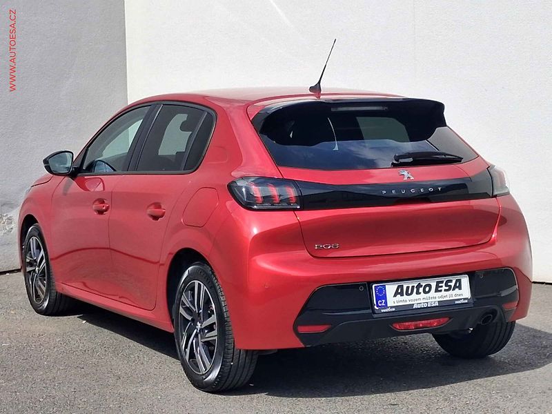 Peugeot 208 (2023) 1.2 PT, Allure, AT, LED, navi - fotka 6 z 20
