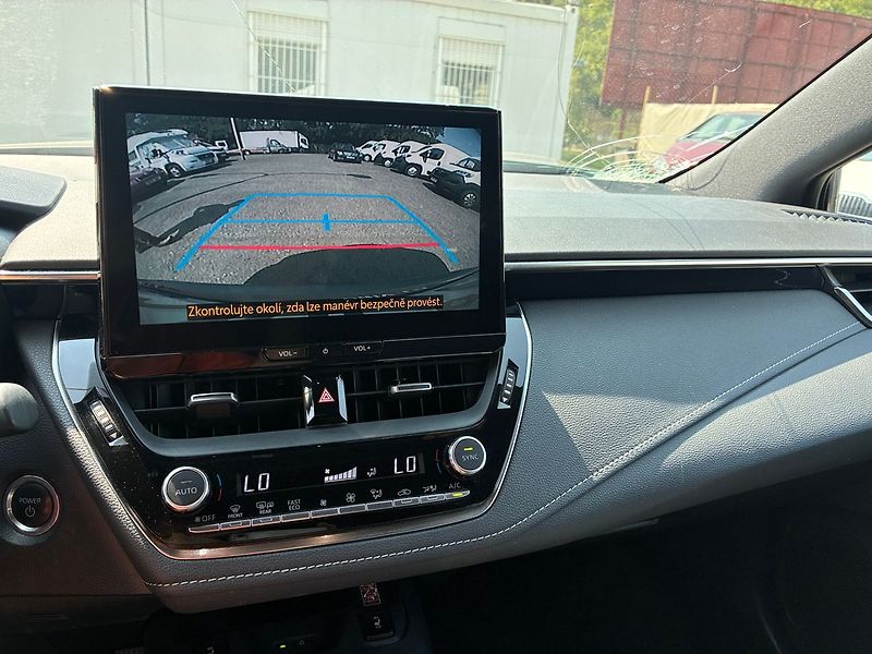 Toyota Corolla 1.8i HYBRID Aut Kamera ČR DPH - fotka 11 z 19