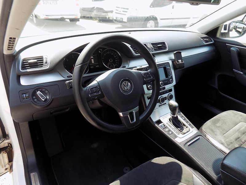 Volkswagen Passat 2,0 TDI 130 KW ALCANT. VÝHŘEV - fotka 19 z 61