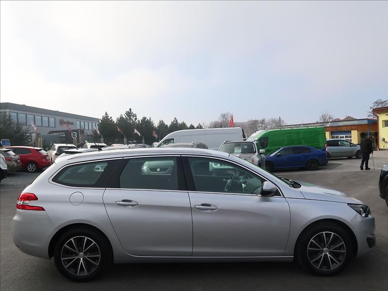 Peugeot 308 2,0 BHDi,110kW,NovéČR,DPH - fotka 5 z 23