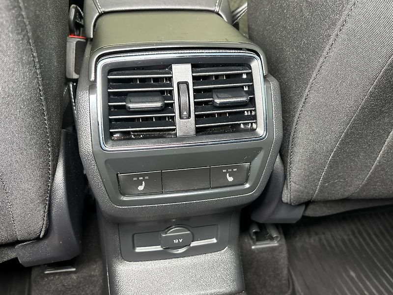 Škoda Karoq Top Selection DSG - fotka 22 z 30