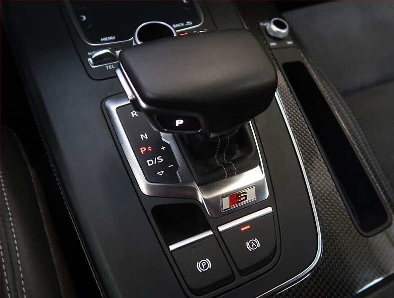 Audi SQ5 (2018) 3.0 TFSI - fotka 13 z 27