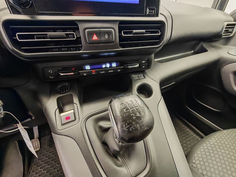 Toyota ProAce City Verso - fotka 28 z 33