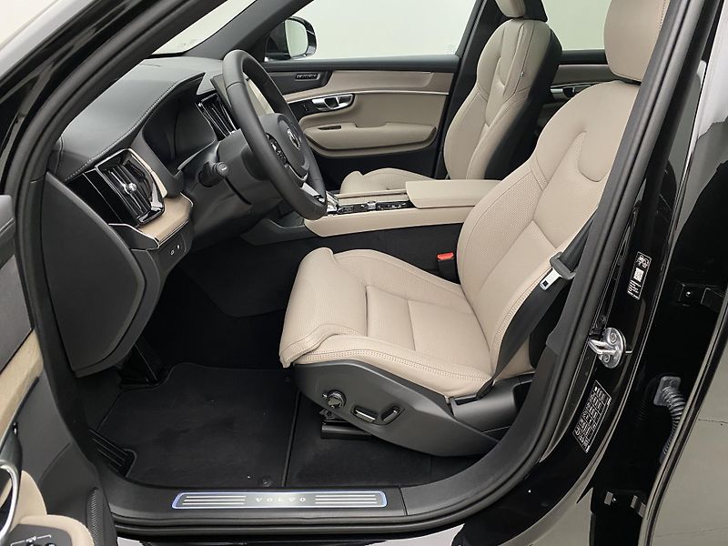 Volvo XC90 (2026) T8 AWD Plug-in BRIGHT PLUS 7m - fotka 3 z 71