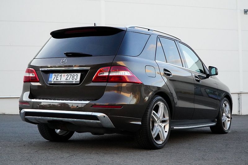 Mercedes-Benz Třídy M 350 CDi 4MATIC AMG - fotka 10 z 45