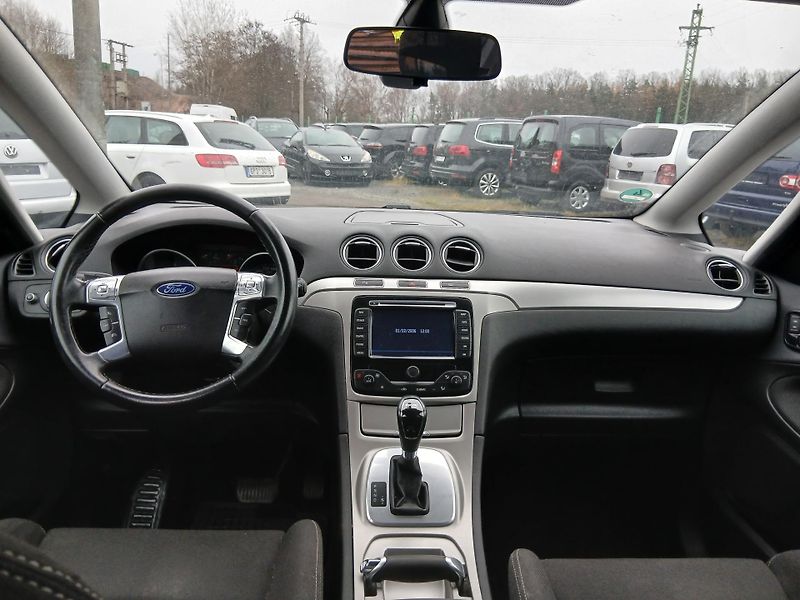 Ford S-MAX 2.0 TDCI, AUTOMAT - fotka 13 z 32