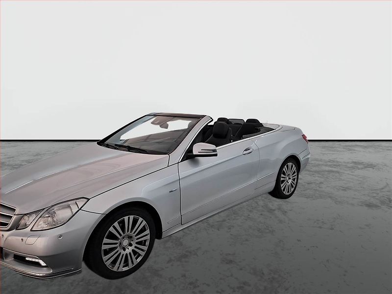 Mercedes-Benz Třídy E (2010) E 250, Automat, Kůže, Navi - fotka 21 z 22