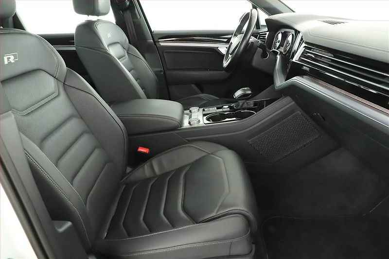 Volkswagen Touareg (2020) 3.0 TDI, 4x4, Vzduch, ACC - fotka 7 z 31