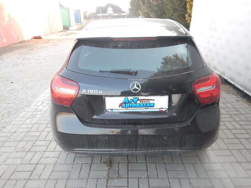 Mercedes-Benz Třídy A REZERVACE - fotka 5 z 28