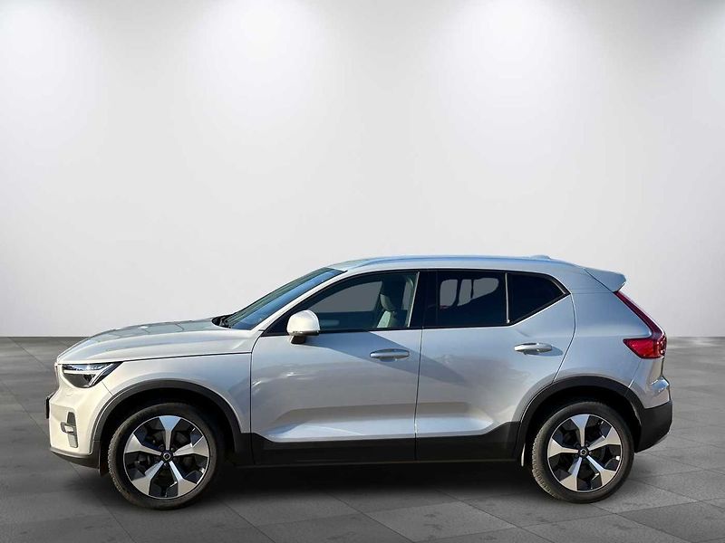 Volvo XC40 CORE B3, kamera, 19 - fotka 2 z 21