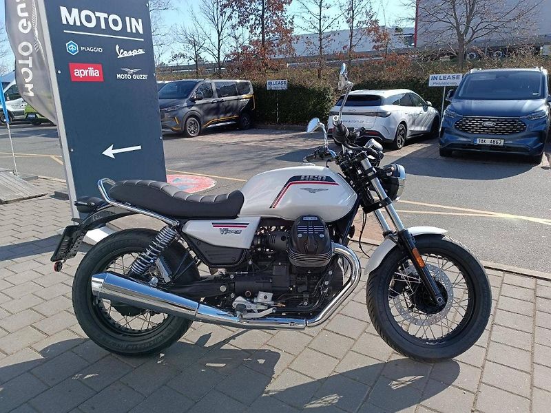 Moto Guzzi V 7 Stone Ten (2026) V7 Special Bianco 1969 - fotka 7 z 10