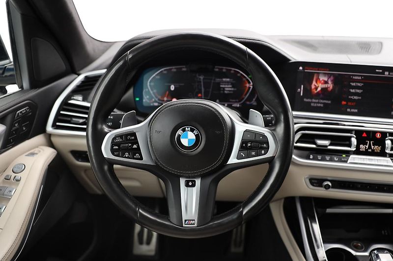 BMW X7 xDrive40i - fotka 9 z 15