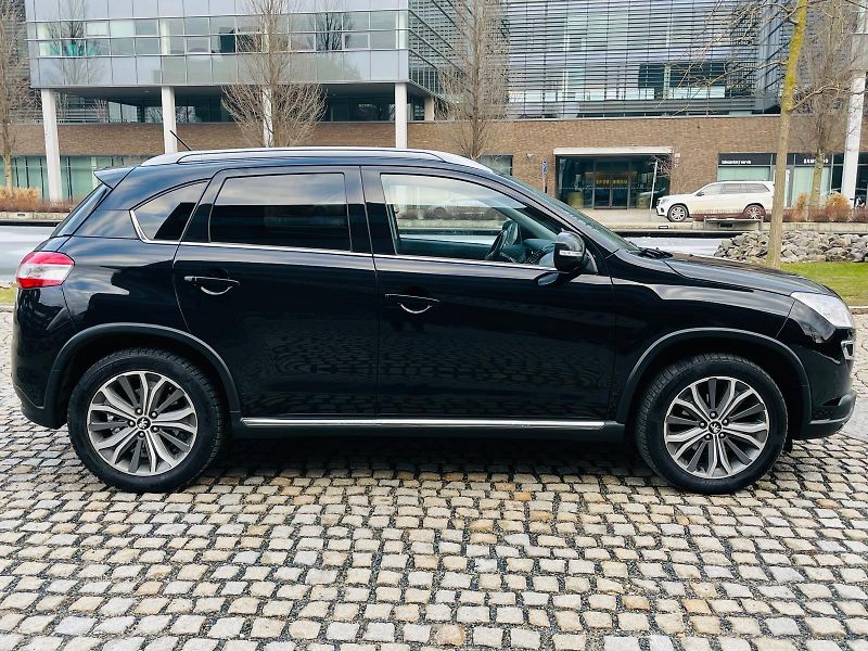 Peugeot 4008 1.8HDI 4x4 VÝHŘEV KAMERA TAŽNÉ - fotka 10 z 52