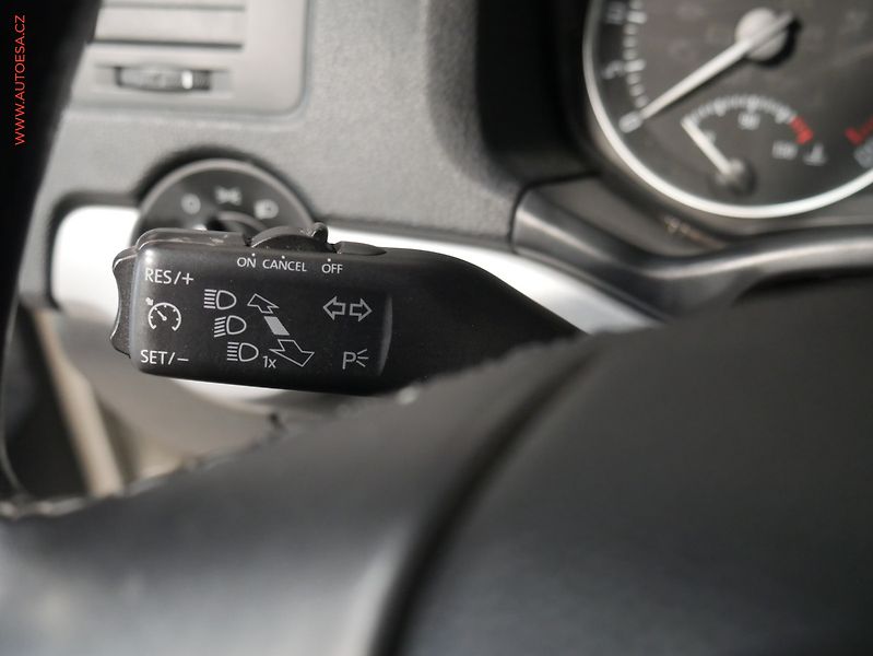 Škoda Octavia (2012) 1.6 TDI, ČR, AC, TZ, temp - fotka 14 z 17