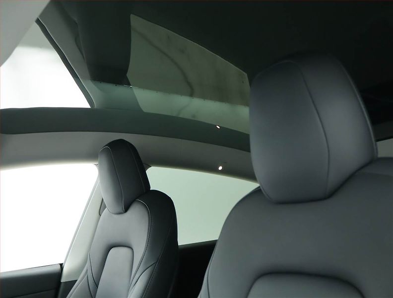 Tesla Model Y (2021) Long Range AWD 75kWh, SoH 91% - fotka 14 z 22
