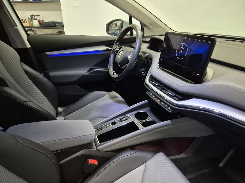 Škoda Enyaq 150kw, iV80 19ALU SOH 90% - fotka 46 z 51