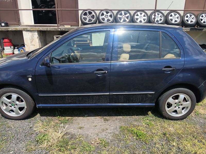 Škoda Fabia 1.4 16V  Elegance - fotka 2 z 28