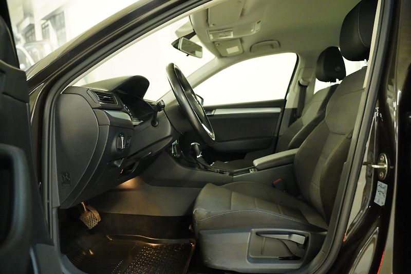 Škoda Superb - fotka 11 z 36